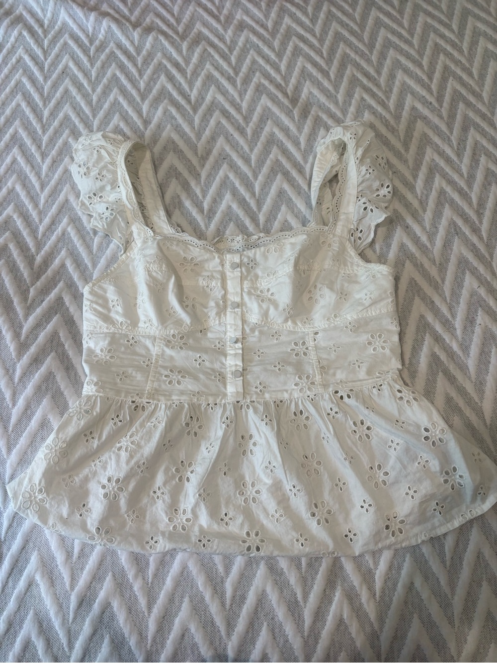 Gap Eyelet White Top